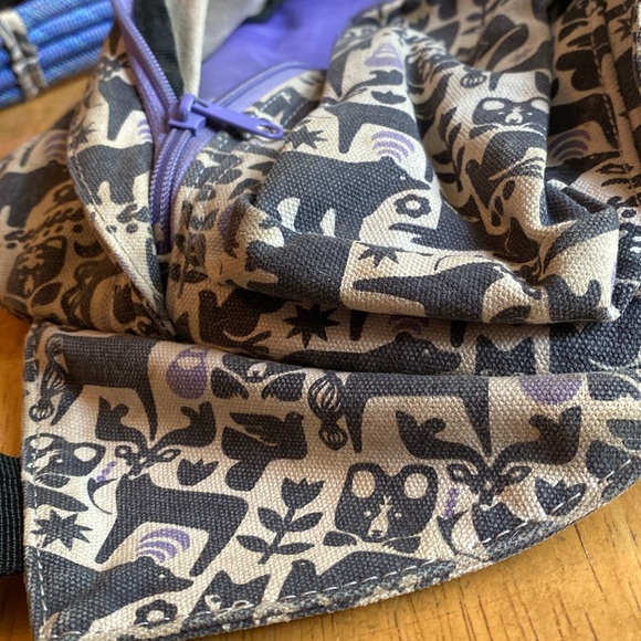 KAVU Canvas Backpack Bag, 17x10”, Three Zip Section, pre-owned - Picture 12 of 13